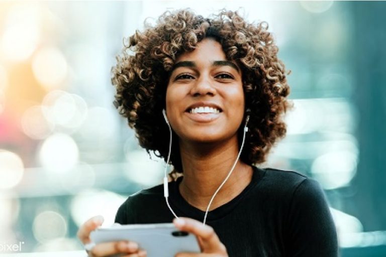 Genti Media promeut l’écoute d’histoires africaines en langues locales