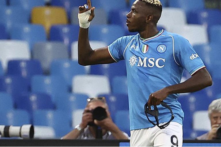 Football : Osimhen, un avenir incertain en club ?